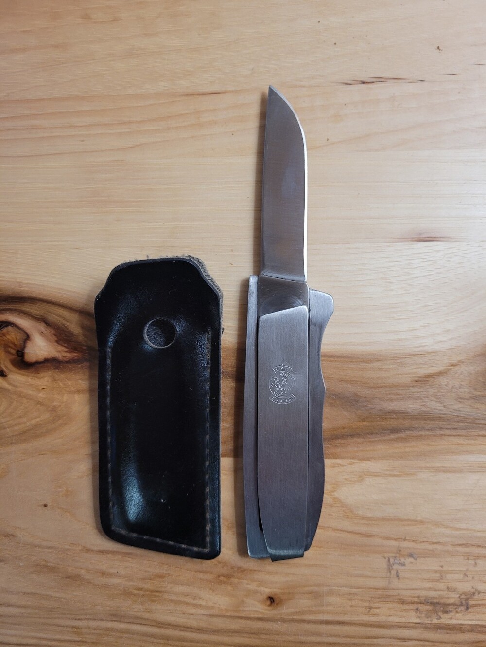 Smith & Wesson Vintage Model 6041 Swing Blade Sporter Folding Knife Made In USA.